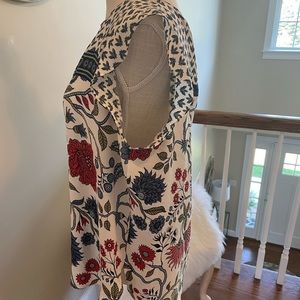 Loft floral top only wore one time.